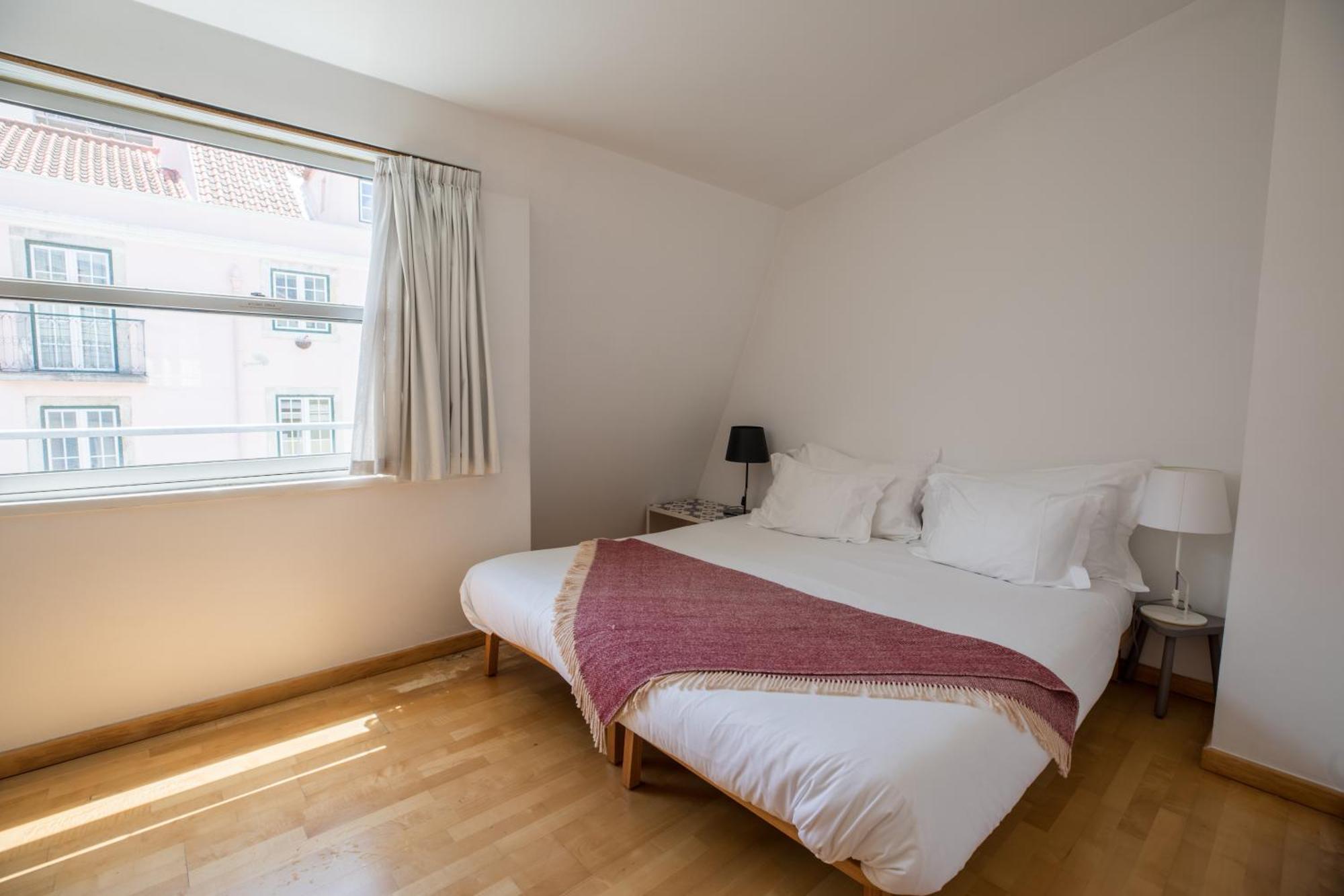 The Lisbonaire Apartments Room photo